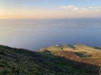 6. Tag – Wanderung zur Vulkanbeobachtung auf Stromboli – Blick zum alten Observatorium
