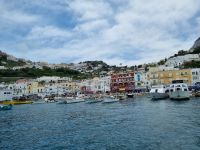 Insel Capri - Schifffahrt rund um die Insel... (Marina Grande)