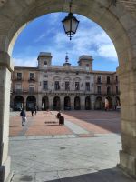 Kleiner Markt (Mercado Chico) von Ávila mit Rathaus 