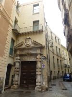 Altes Portal in neuer Fassung