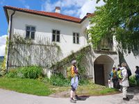 Ein altes Haus auf dem 