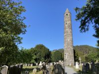 12. Reisetag – Wanderung in Glendalough – Rundturm von Glendalough