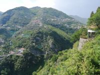 Blick aus dem Graten der Villa Cimbrone auf Ravello
