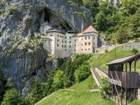 Predjamski Grad, Europas einzige Höhlenburg