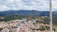 Aljezur, Blick vom Castel über die Neustadt zum Monchique Gebirge