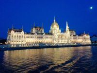 ... und zum Parlament 