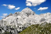 Der höchste Berg Sloweniens ist 2864 Meter hoch. Triglav bedeutet Dreihaupt