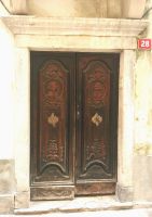 Schöne Holztür in Piran