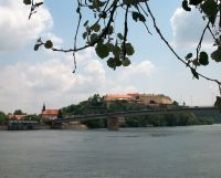 Blick von Novi Sad zur Festung Peterwardein
