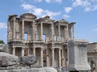 Die wieder aufgebaute Bibliothek