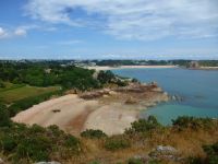 Beauport Beach im Vordergrund und dahinter St. Brelade