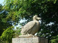 Der ausgestorbene Vogel Dodo ist das Symbol des Zoos.