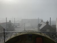 7. Reisetag – Erkundung der Orkney-Inseln – Morgennebel über Stromness