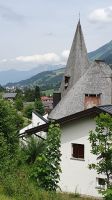 Kirche Hirschegg und im Hintergrund Nebelhorn