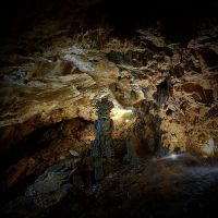  In der Grotte mit Winnetou