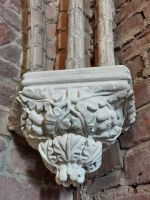 Detailreiche Verzierung in der Wasserburg Trakai