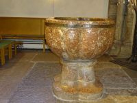 Visby: Taufstein im Dom