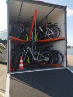 Beladener Radanhänger