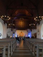 Blick auf Altar und Triumphkreuz