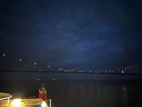 Fahrt durch die Große-Belt-Brücke um Mitternacht