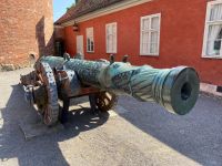 Aus der Ferne gefährlich, aus der Nähe ziemlich lustig :-)