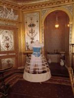 Höfische Damenunterwäsche