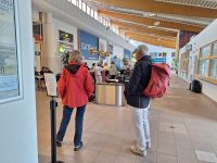 004 Schweden Warten auf den Bus