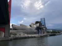 Guggenheim Museum am Abend