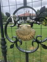 Muscheln überall - Zeichen des Jakobsweges