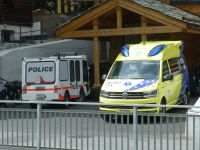 Auch die Polizei ist im Elektrokarren unterwegs. Im Notfall geht es auch schneller.