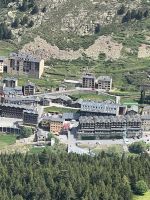 Mit der Seilbahn nach oben und Blick aufs Hotel