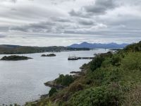 4. Reisetag – Rundfahrt durch die Highlands mit Zug, Fähre und Bus – Fotostopp an der Skye Bridge