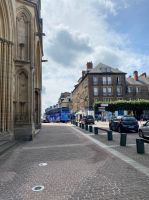 Coutances: vor der Kathedrale