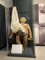 Im Visitor Center: Puppe zur Täuschung bei der Invasion am D-Day