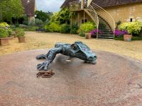 Mini-Skulptur am Tisch