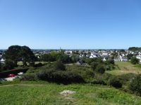 Tag 4 22.08.2023 Tumulus St. Michel, Blick auf Carnac
