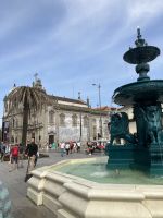 Igreja do Carmo: Barockkirche im Hintergrund mit den wunderbaren Kacheln