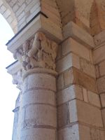 Abteikirch Fleury: Wunderschöne Kapitelle