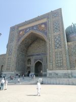 Registan-Platz - die Fassadenzier der Schir-Dor-Medrese mit der Sonnensymbolik, Samarkand