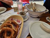 Weißwurstessen beim Schneiderwirt.jpg