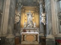 Altar in der Krypta