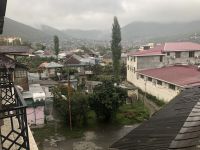 Blick aufs verregnete Sheki