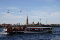 Peter-Pauls-Festung vom Wasser gesehen