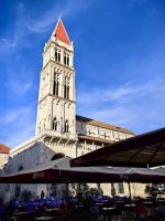Blick auf den Turm der Kathedrale von Trogir