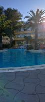 am Pool