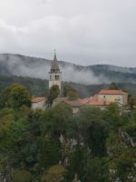 Skocjan am Rande des Abgrunds..