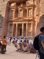 Ausführliche Rundreise im Königreich Jordanien - Das Schatzhaus von Petra im ersten Sonnenlicht