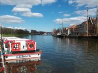 Flussfahrt auf der Trave