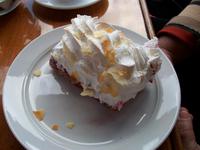 Flussfahrt, bei Kaffee und Kuchen