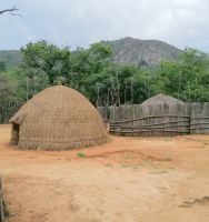 169 Rundhütten im Mantenga Village